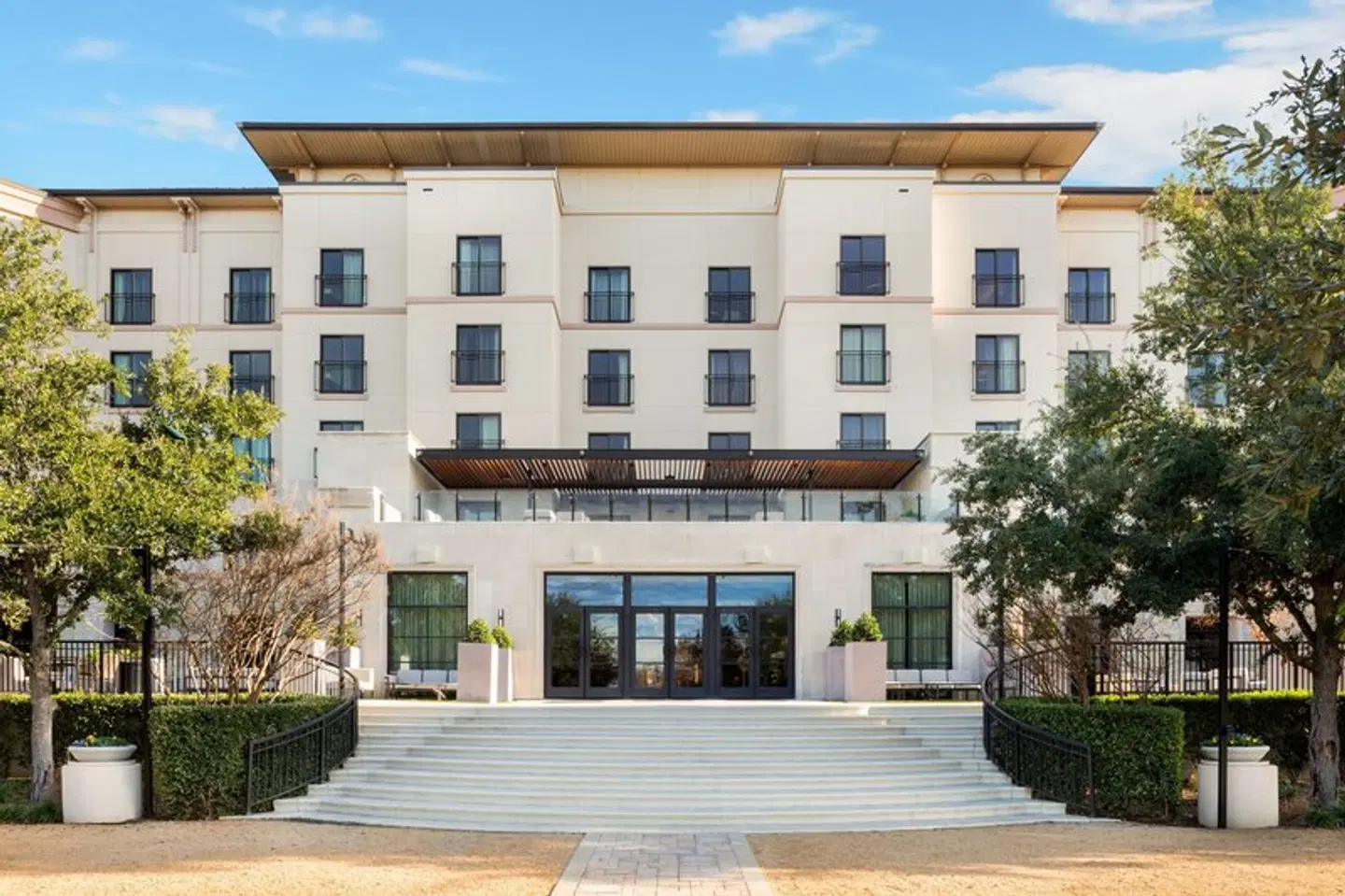 The Westin Stonebriar Hotel & Golf Club EXTERIOR