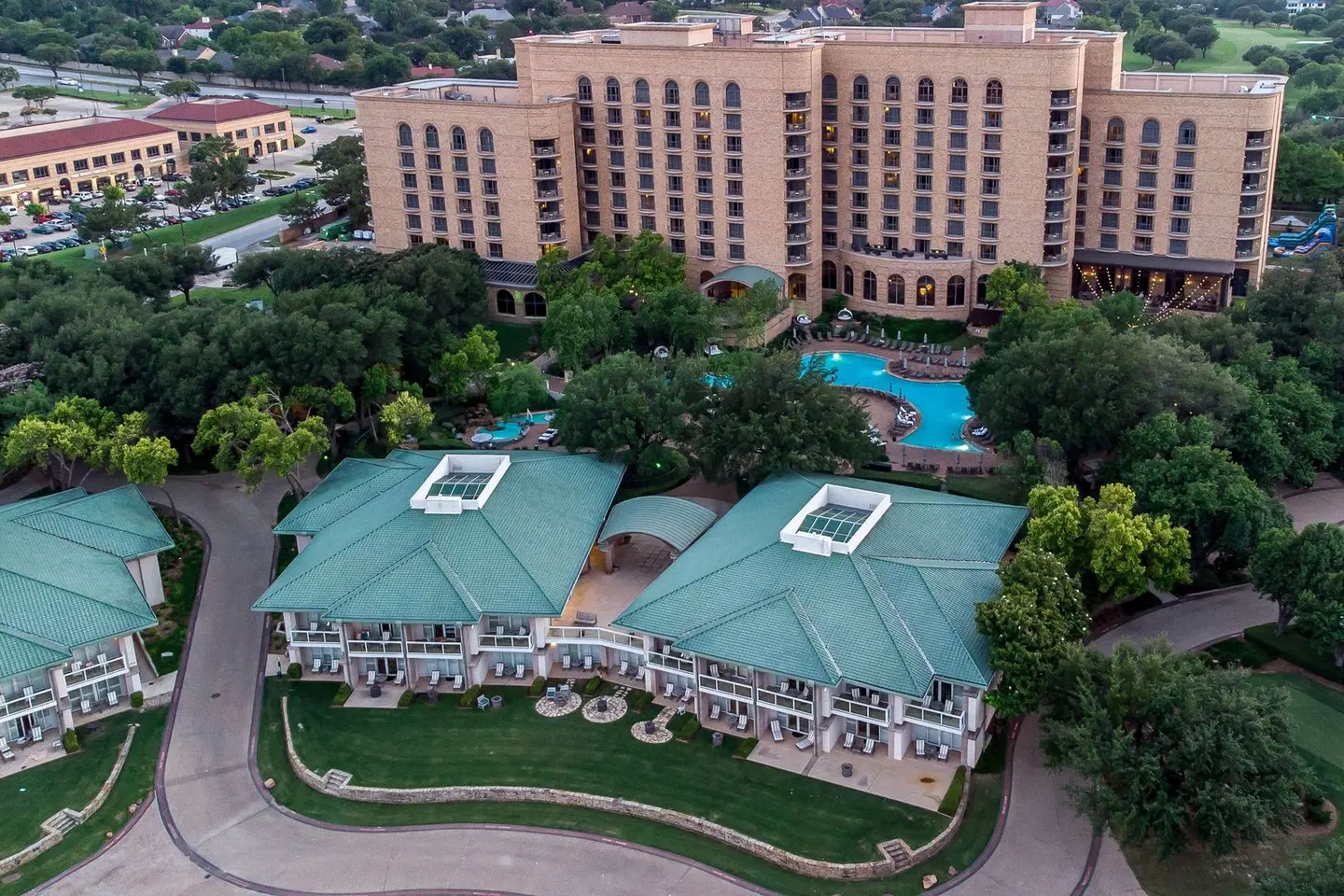 Four Seasons Resort and Club Dallas at Las Colinas EXTERIOR