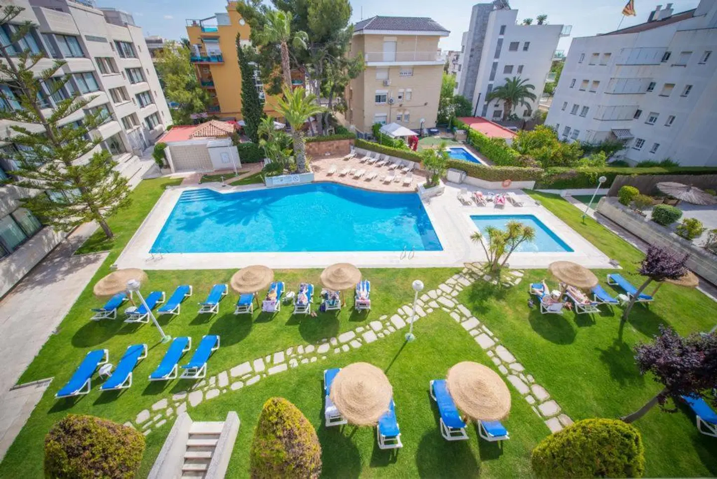 Atenea Park Suites & Apartments EXTERIOR