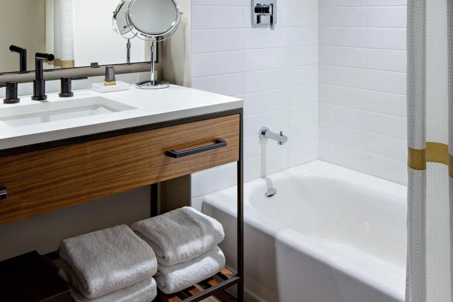 Houston CityPlace Marriott at Springwoods Village Badezimmer