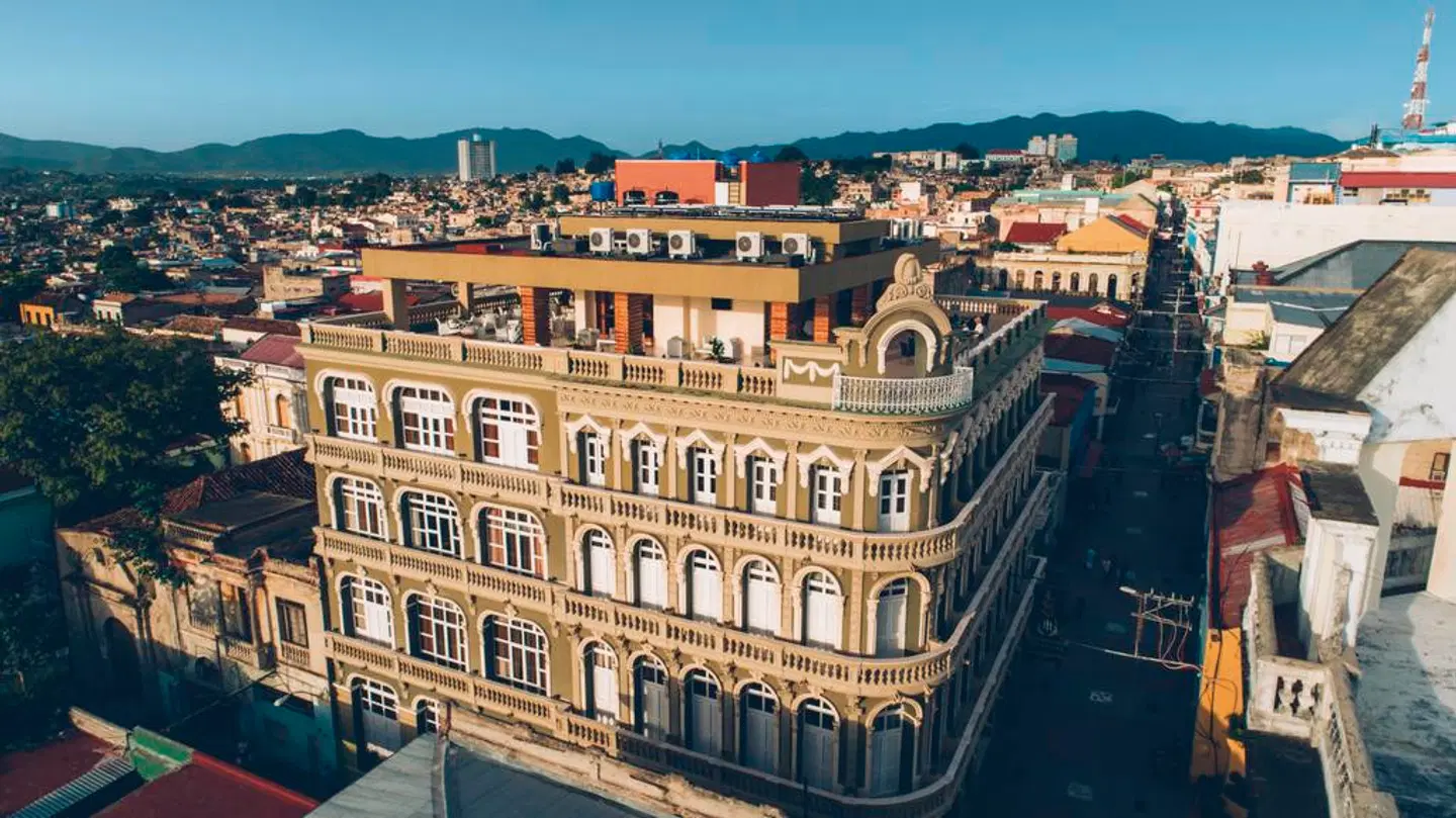 Imperial EXTERIOR