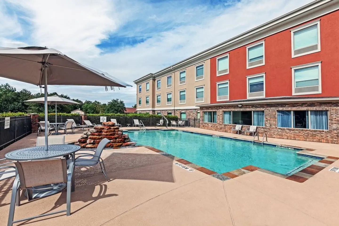 Holiday Inn Express & Suites Jasper by IHG OUTDOOR_POOL