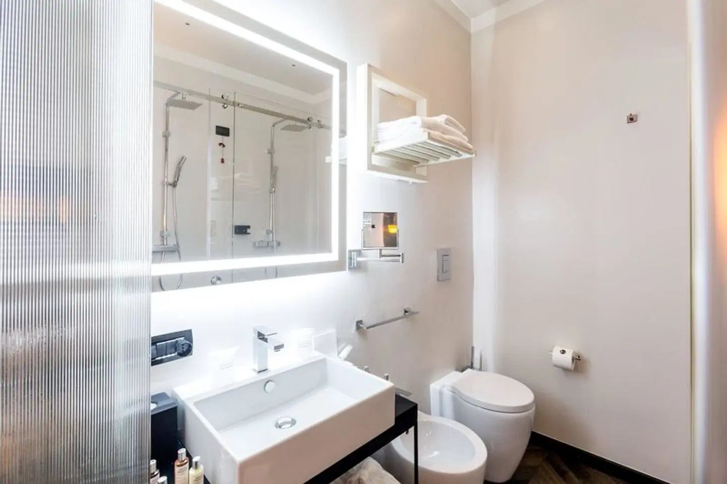 THE H'ALL TAILOR SUITE ROMA Badezimmer