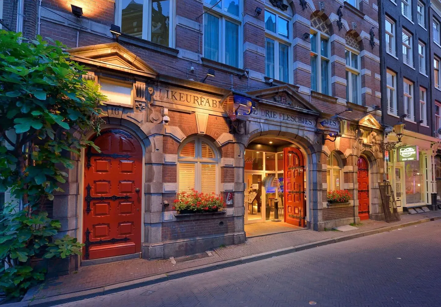 Best Western Dam Square Inn EXTERIOR