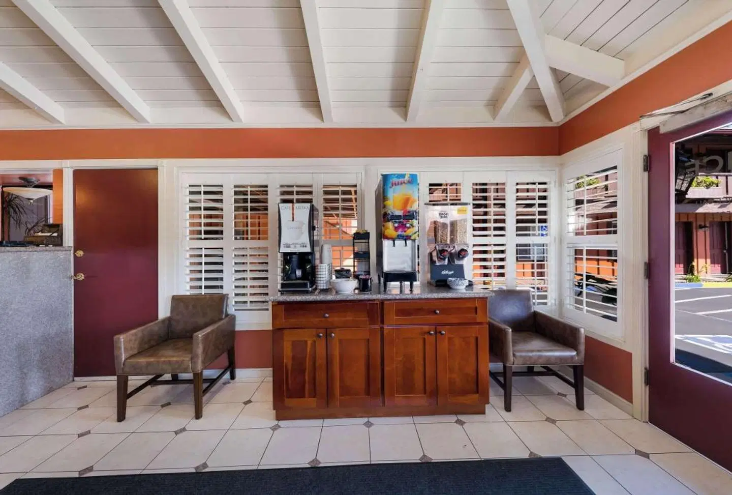 Clarion Collection Hotel Pacific Grove - Monterey LOUNGE_LOBBY