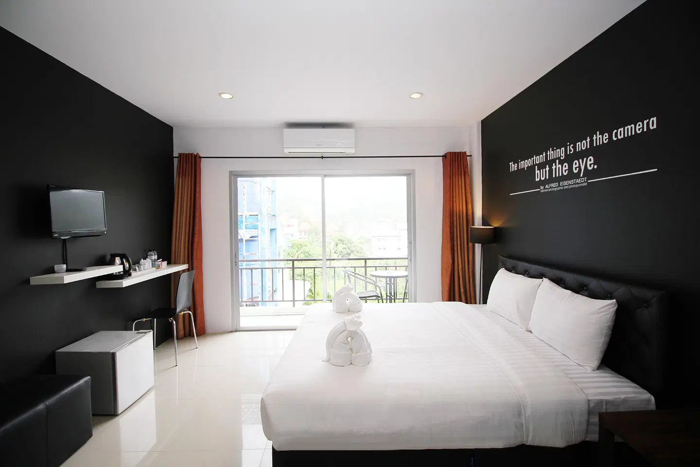 The Artist House ROOM_EXAMPLE