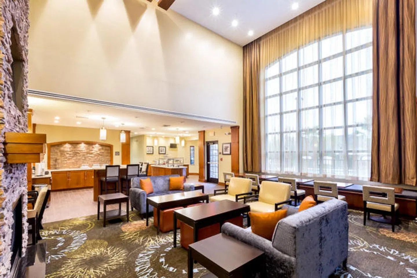 Staybridge Suites College Station by IHG Bar