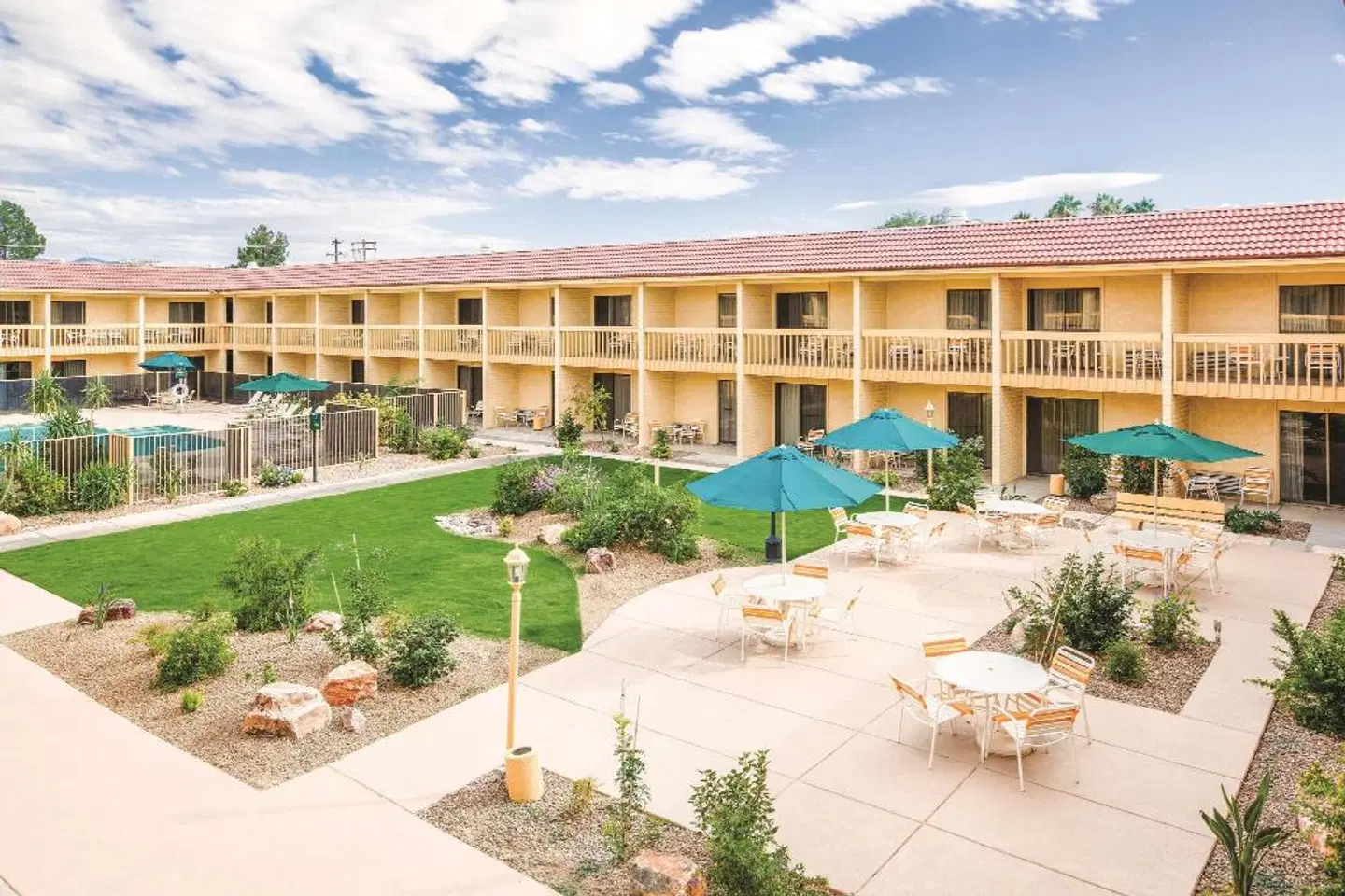 La Quinta Inn by Wyndham Tucson East EXTERIOR
