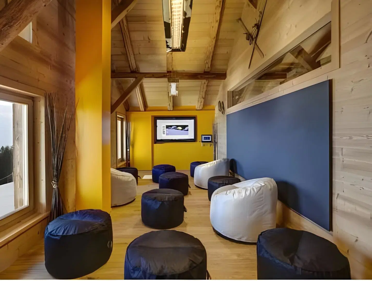Whitepod LOUNGE_LOBBY
