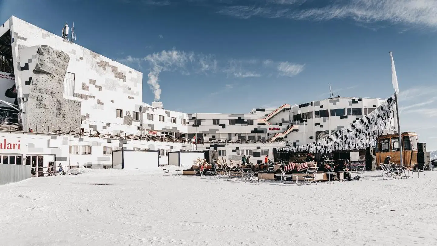 Peaks Place Strand