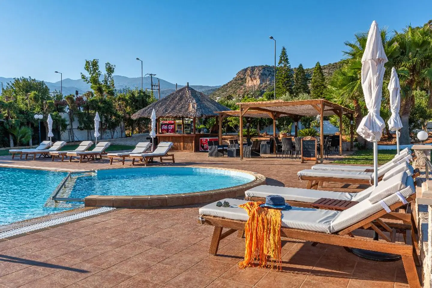 W Suites by Estia OUTDOOR_POOL