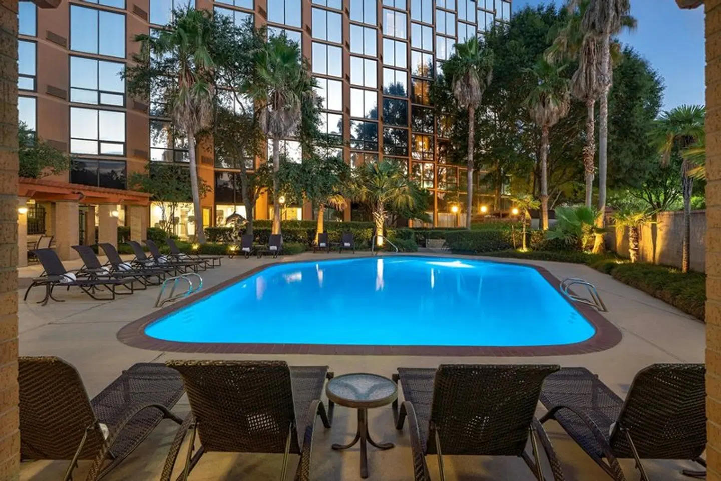Sheraton Houston Brookhollow OUTDOOR_POOL