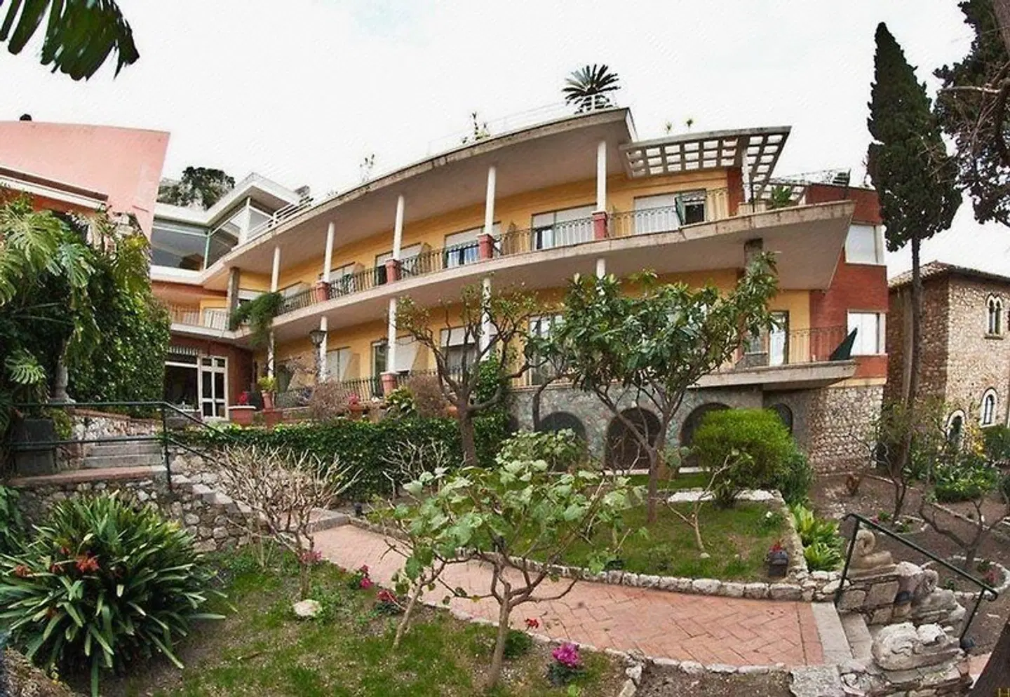 Continental EXTERIOR