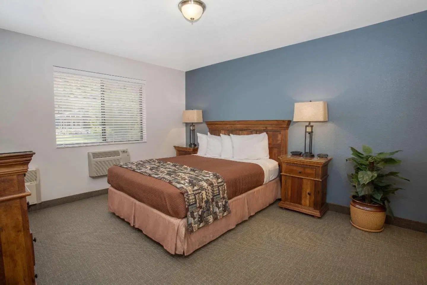 Travelodge by Wyndham Gardiner Yellowstone Park North ROOM_EXAMPLE