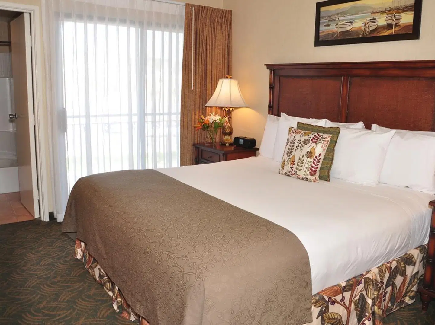 Oxford Suites Pismo Beach ROOM_EXAMPLE