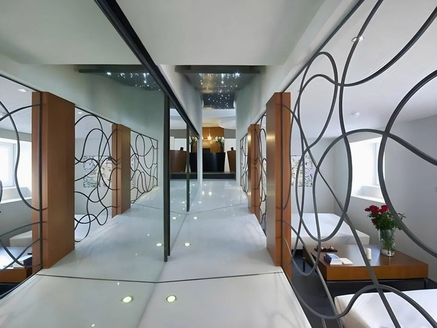 Metropolis - Chateaux & Hotels Collection Hallenbad