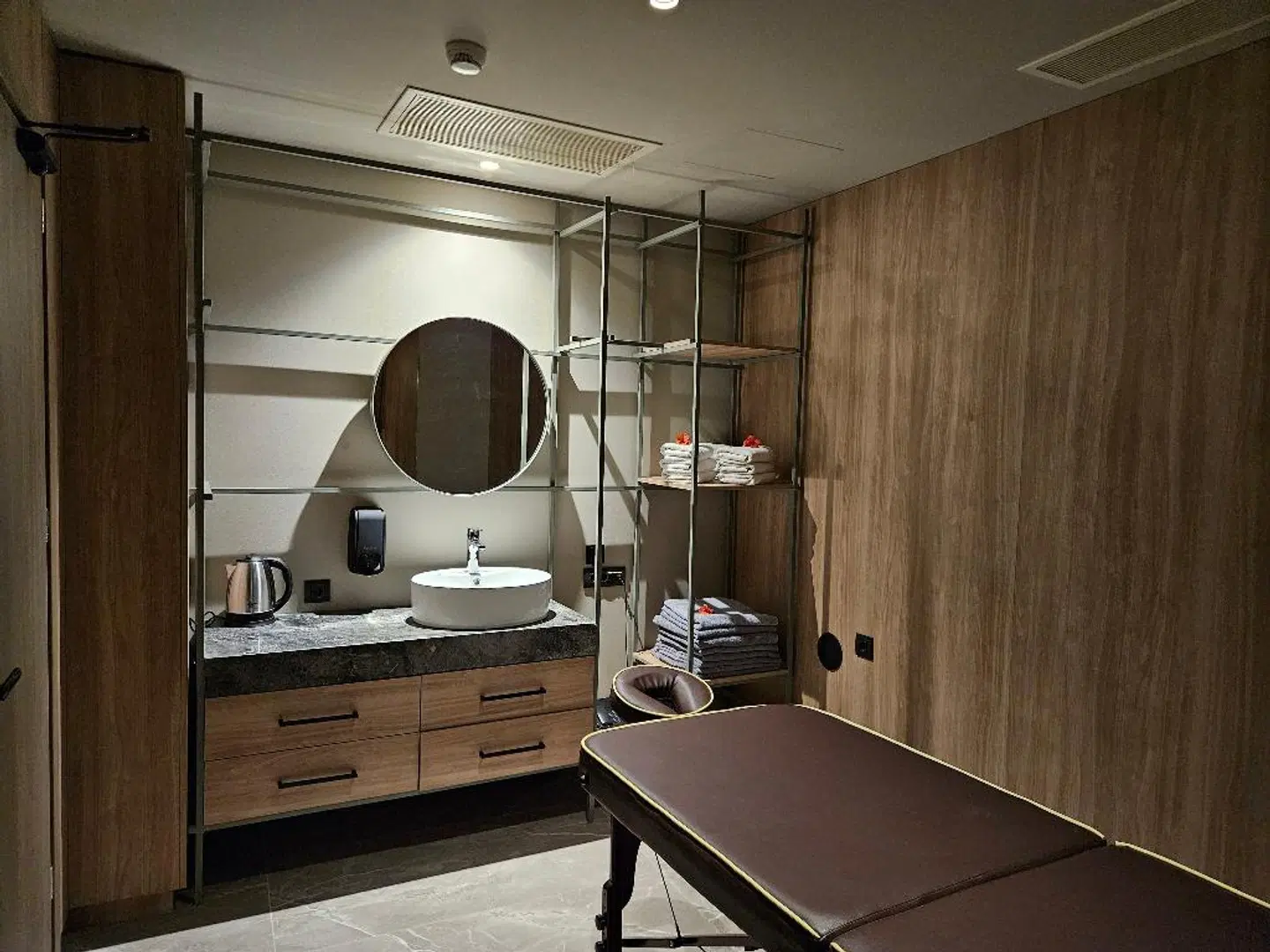 Petousis Hotel & Suites ROOM_EXAMPLE