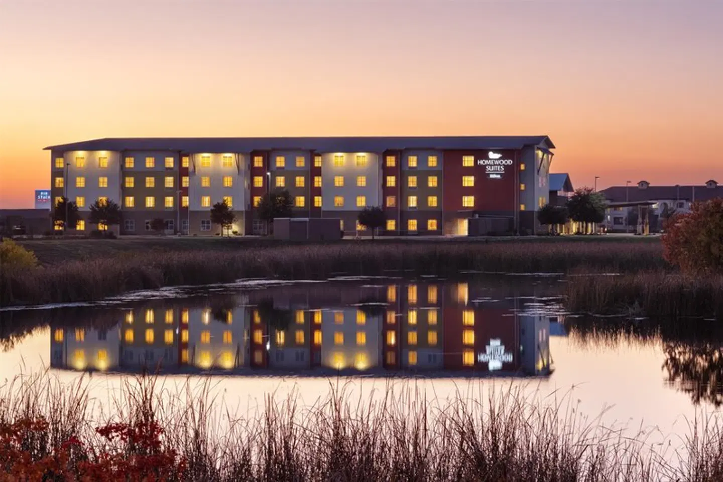 Homewood Suites by Hilton TechRidge Parmer @ I-35 EXTERIOR
