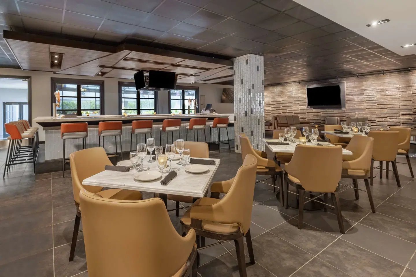 DoubleTree by Hilton San Francisco South Airport Blvd Restaurant