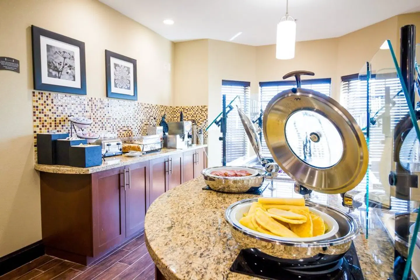 Staybridge Suites Plano Frisco by IHG Restaurant