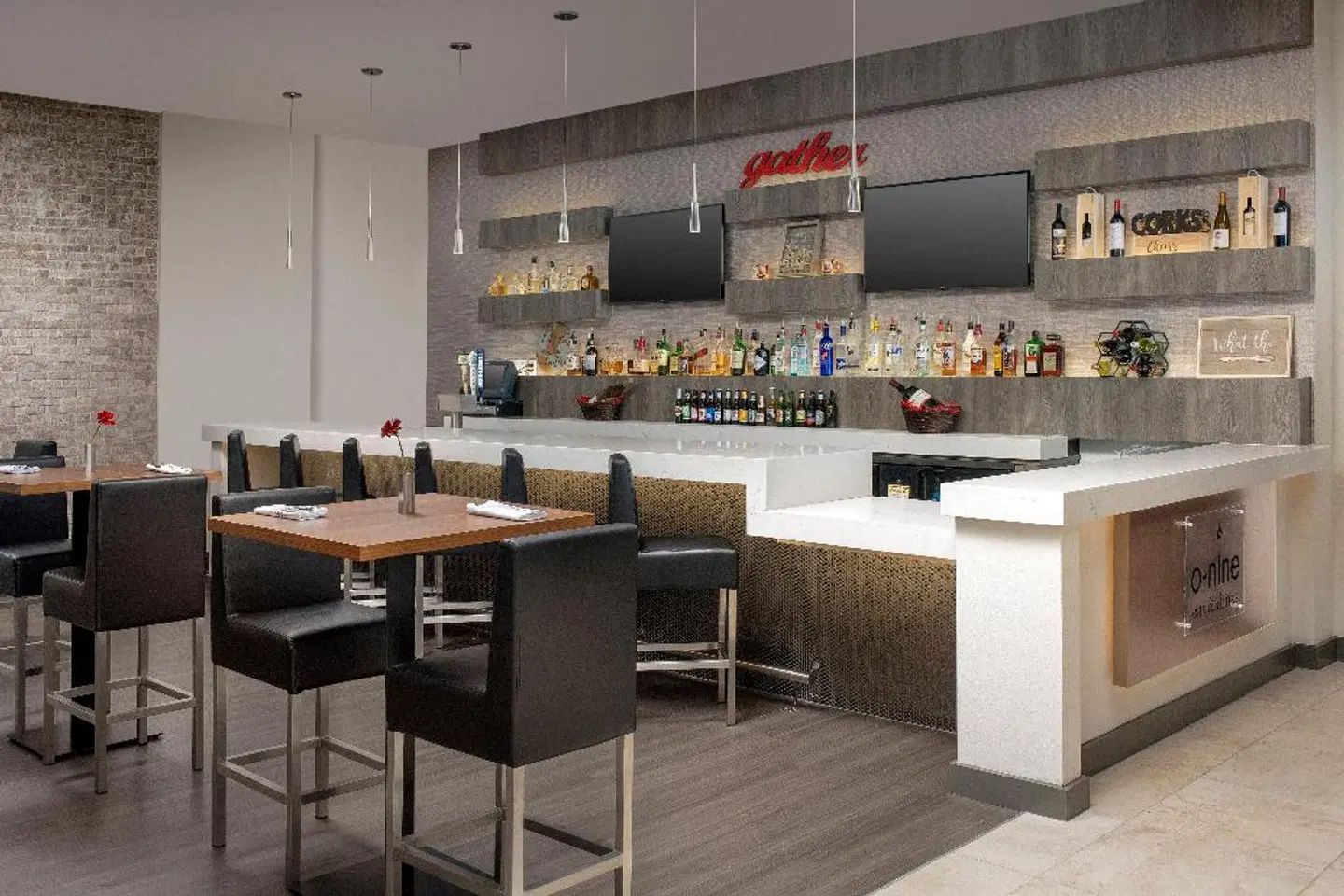 Crowne Plaza San Antonio Airport by IHG Bar