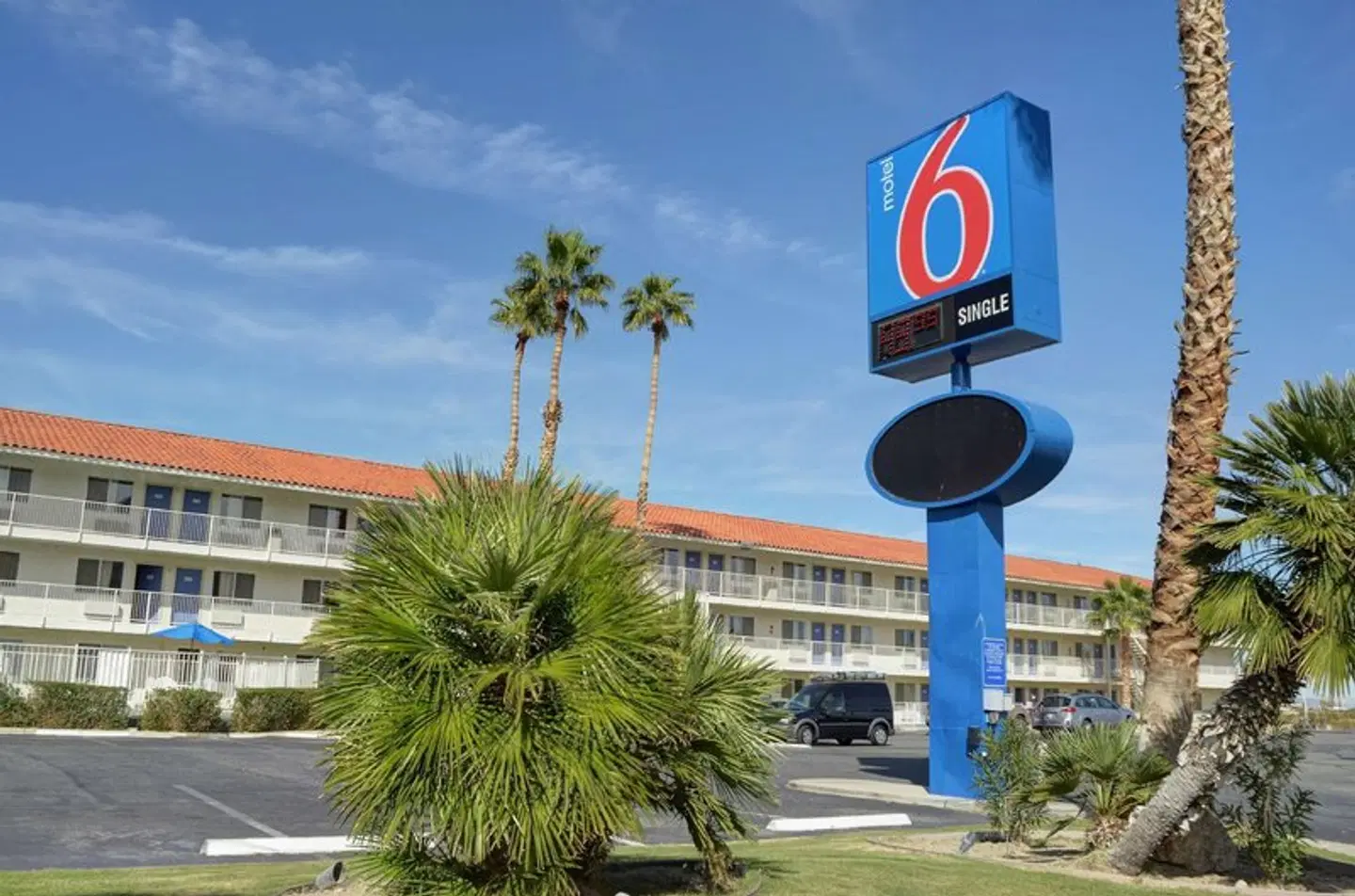 Motel 6 Twentynine Palms, CA EXTERIOR