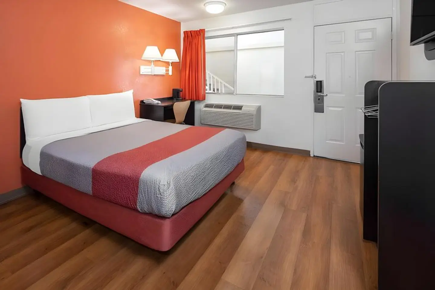 Motel 6 Ventura, CA - Beach ROOM_EXAMPLE