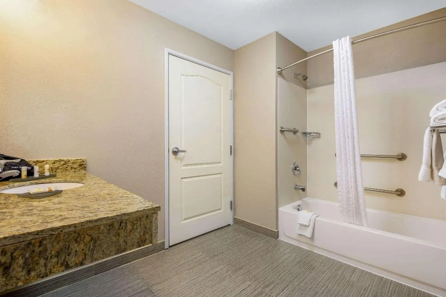 La Quinta Inn & Suites by Wyndham Glendive Badezimmer