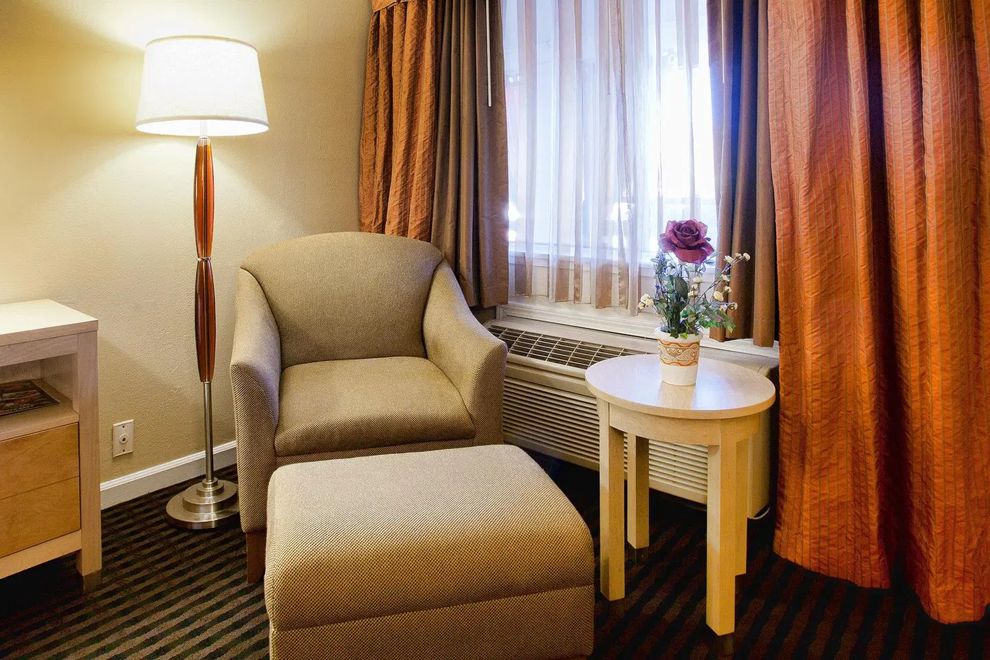 Millwood Inn & Suites ROOM_EXAMPLE