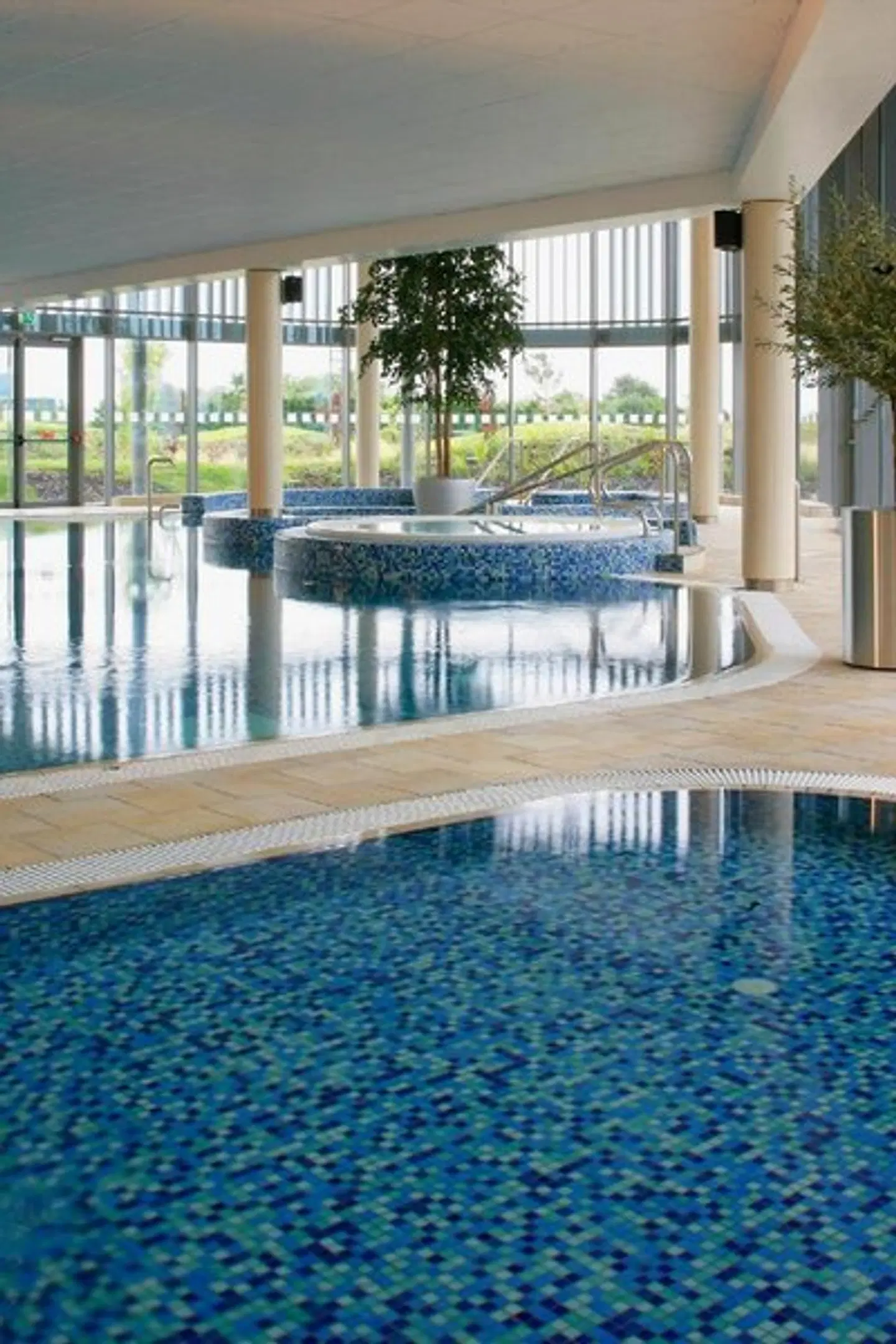 Pillo Hotel Ashbourne Leisure Club & Spa Hallenbad