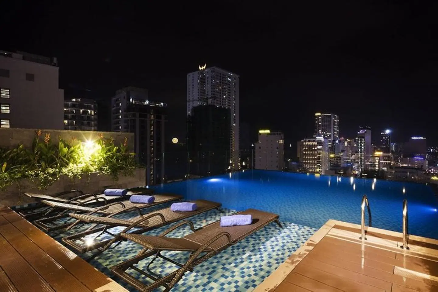Ventana Nha Trang Hotel OUTDOOR_POOL