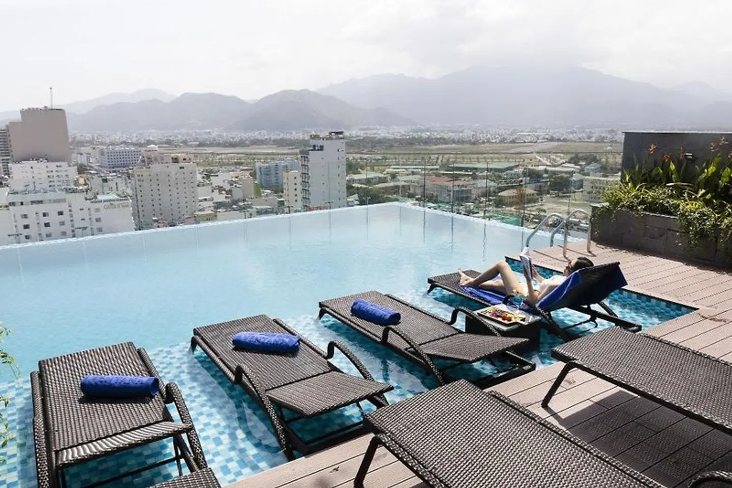 Ventana Nha Trang Hotel OUTDOOR_POOL