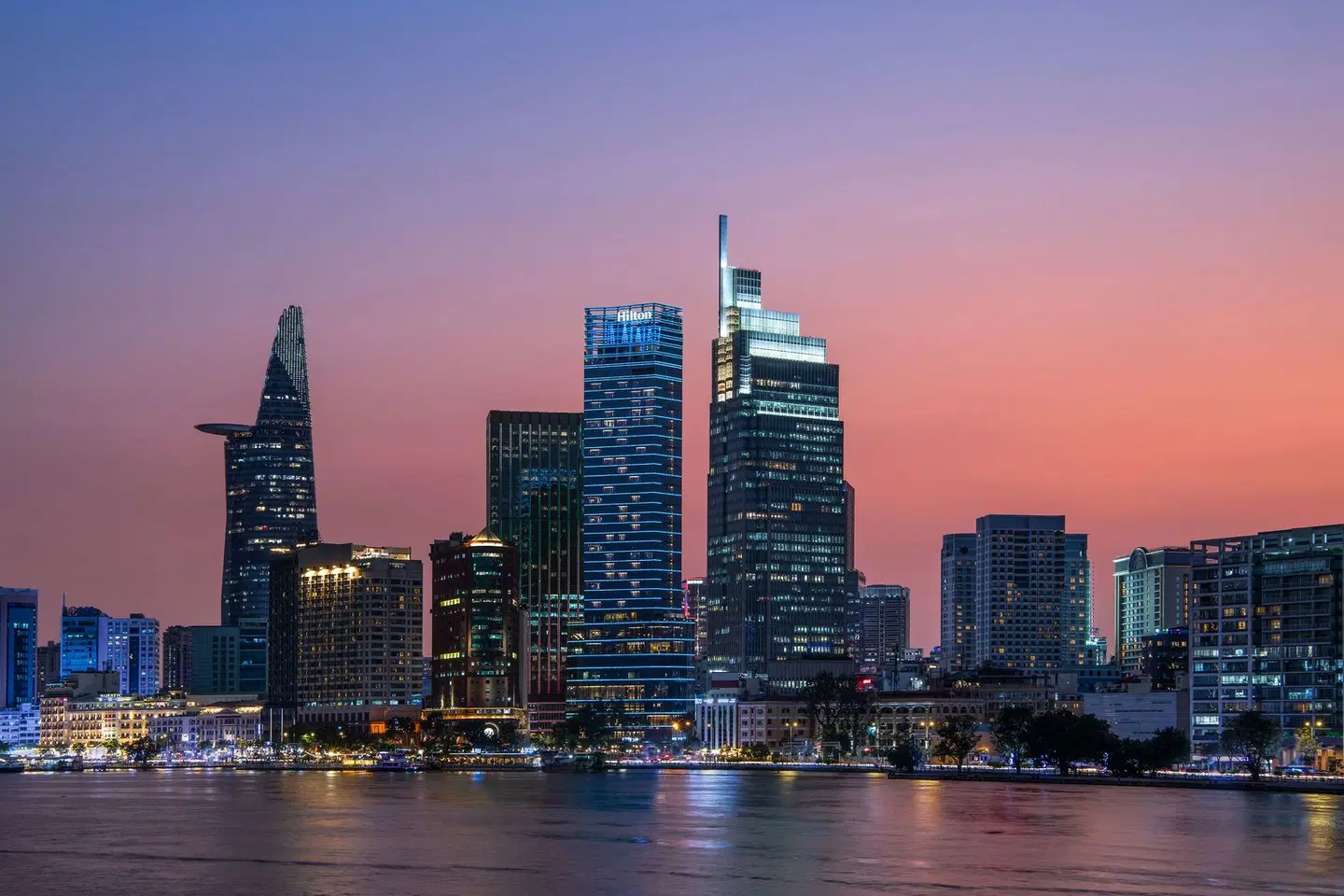 Hilton Saigon EXTERIOR