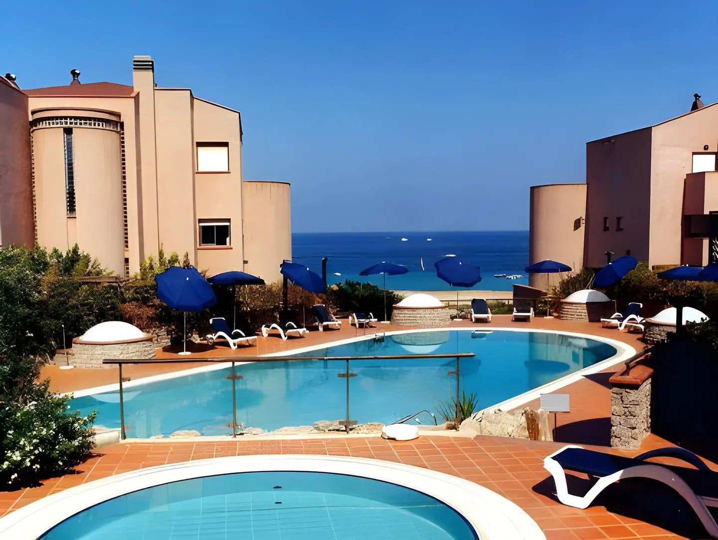 Addaura OUTDOOR_POOL