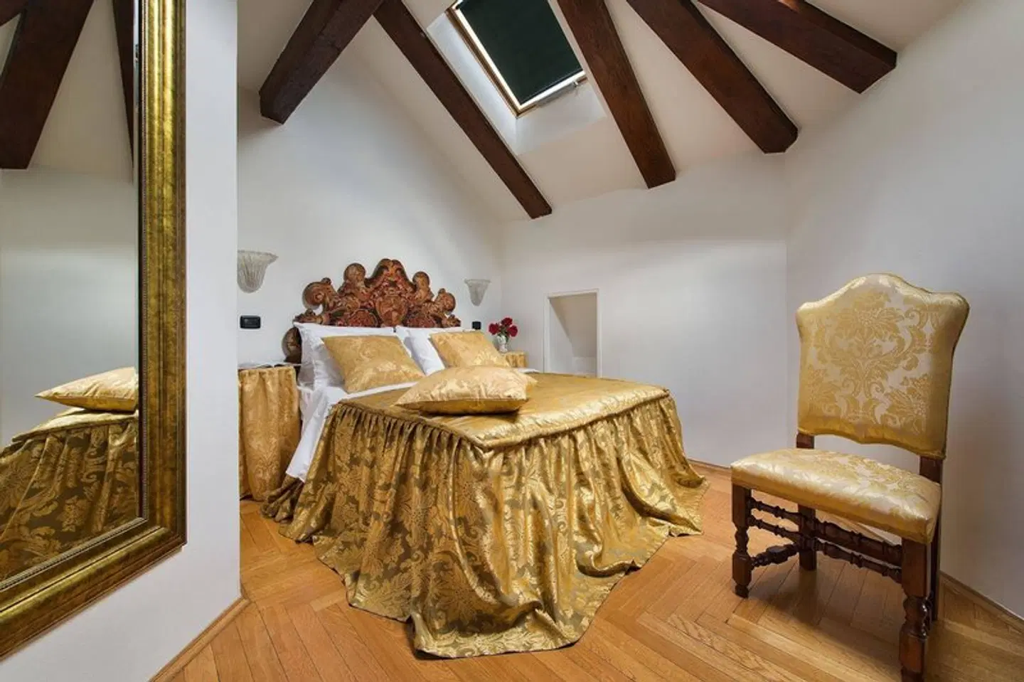Charles Bridge Palace HEALTH_BEAUTY