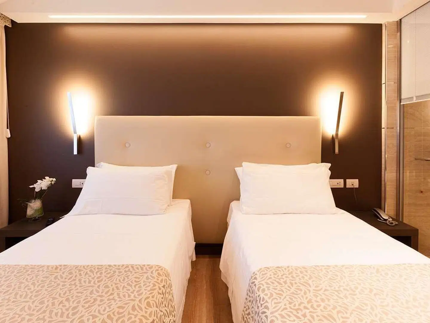 King ROOM_EXAMPLE