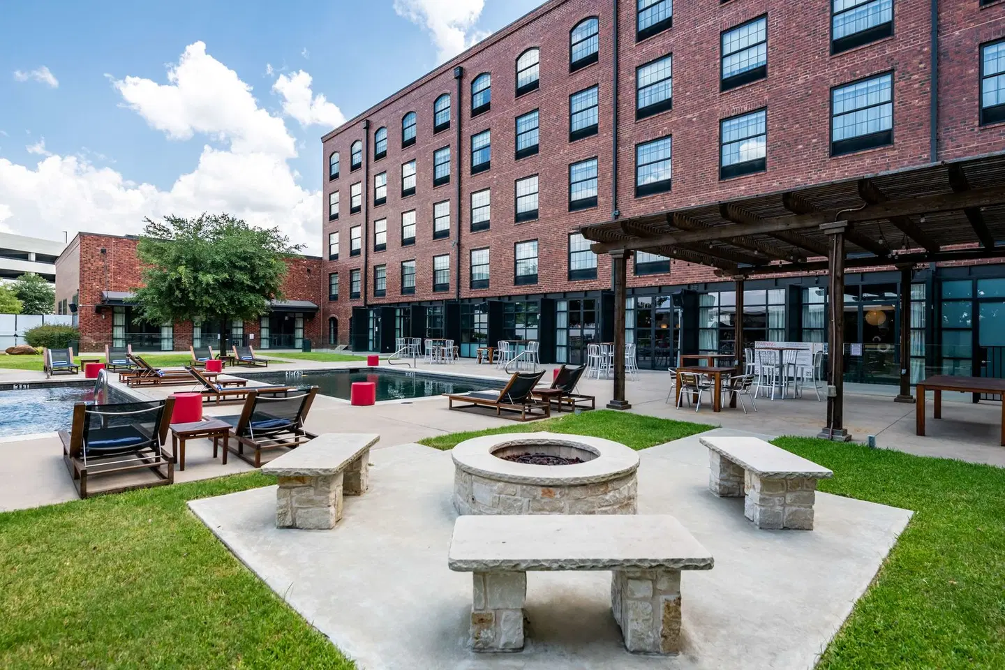 NYLO Las Colinas Hotel, Tapestry Collection by Hilton EXTERIOR