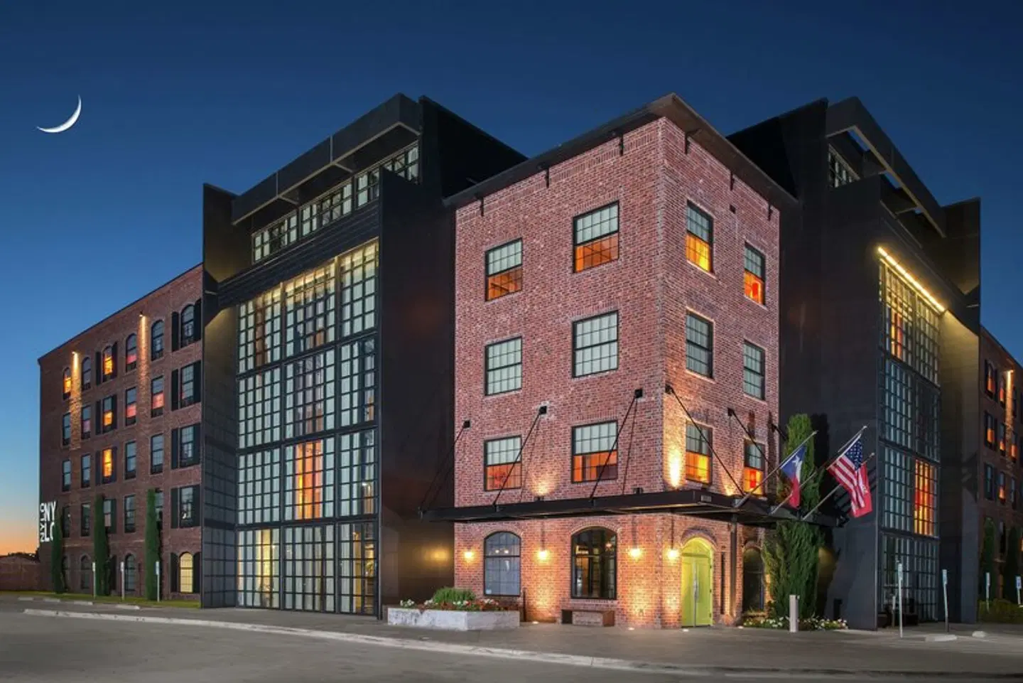 NYLO Las Colinas Hotel, Tapestry Collection by Hilton EXTERIOR