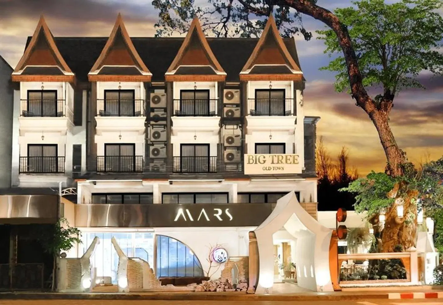 Big Tree Boutique Hotel EXTERIOR