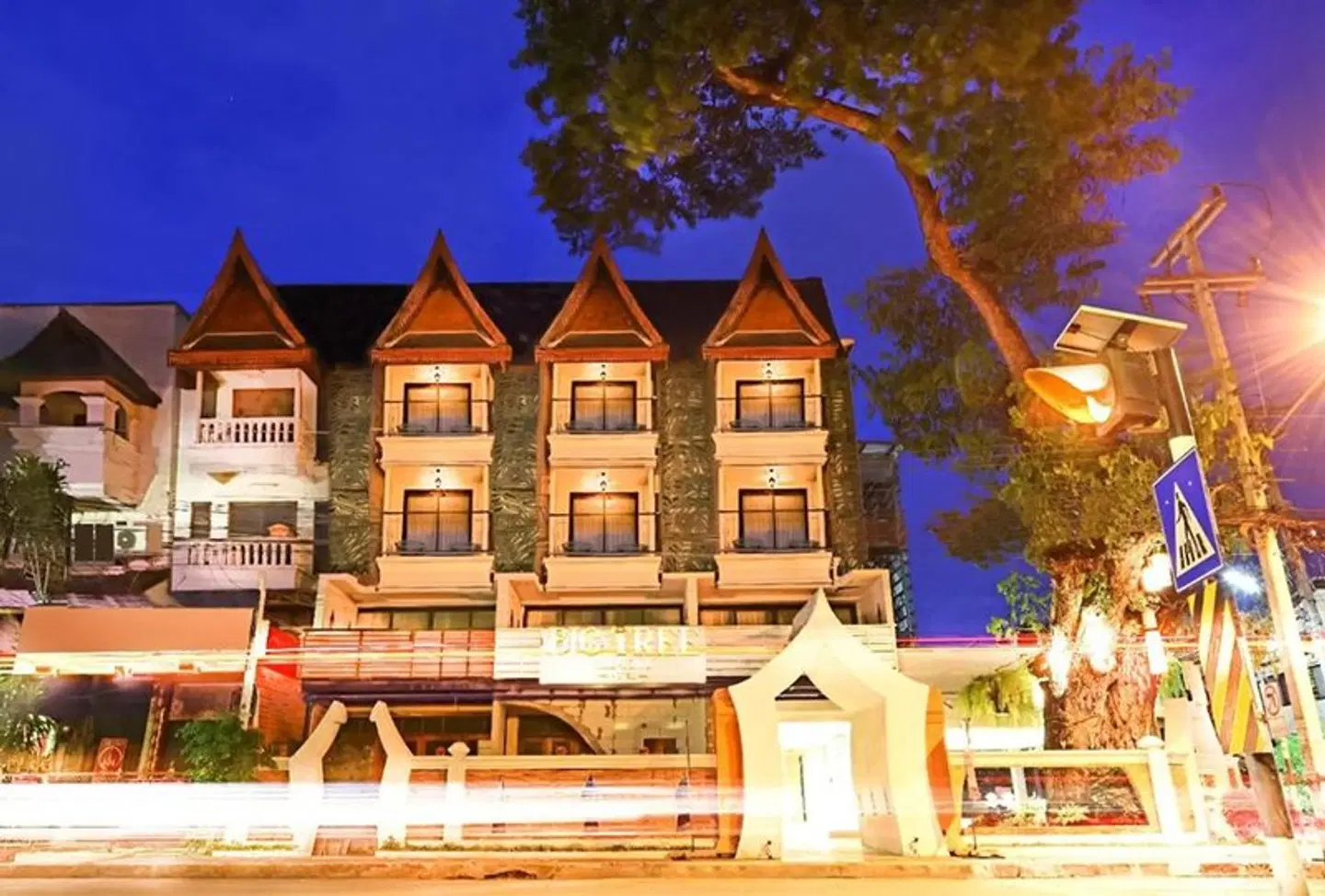 Big Tree Boutique Hotel EXTERIOR