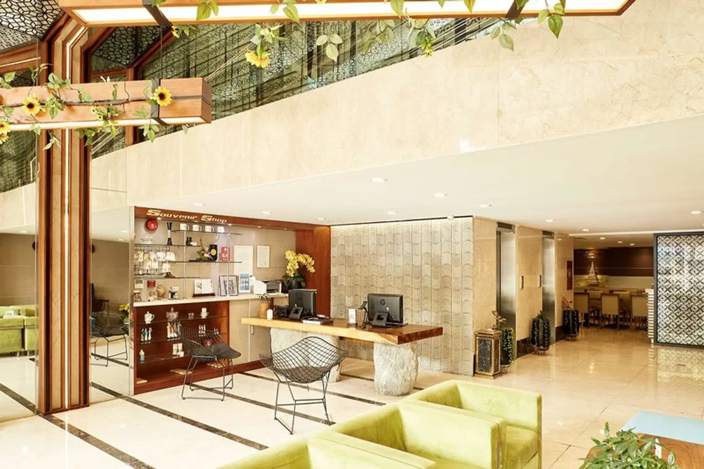 GK Central Hotel Bar