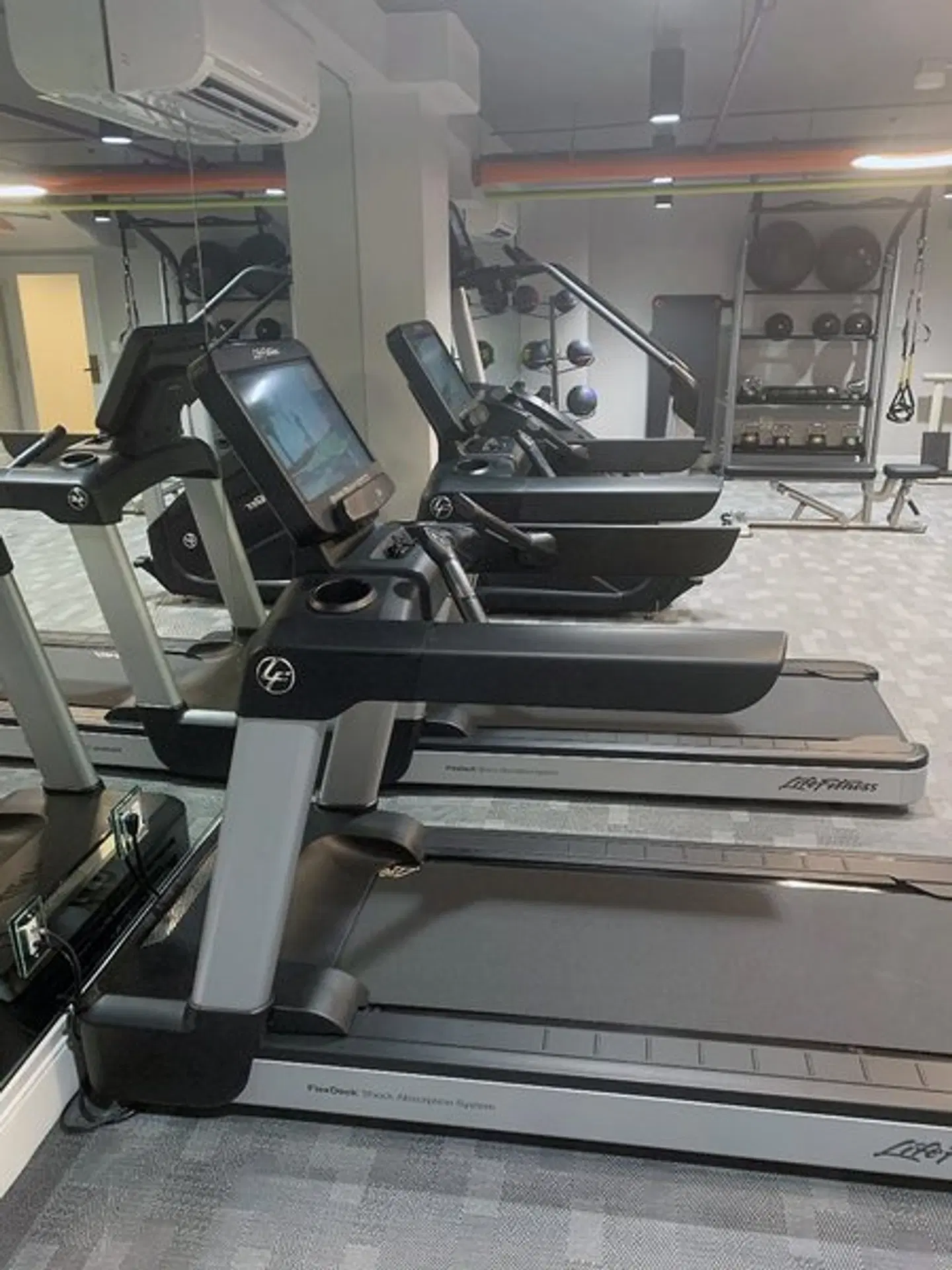 Le Parc Suite Hotel SPORTS_AND_LEISURE