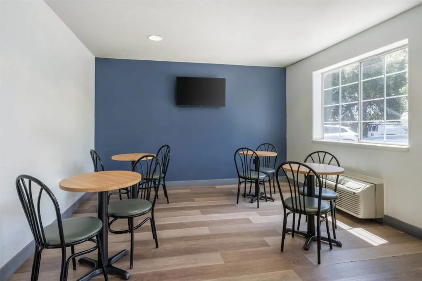 SureStay by Best Western Sacramento South Natomas Bar