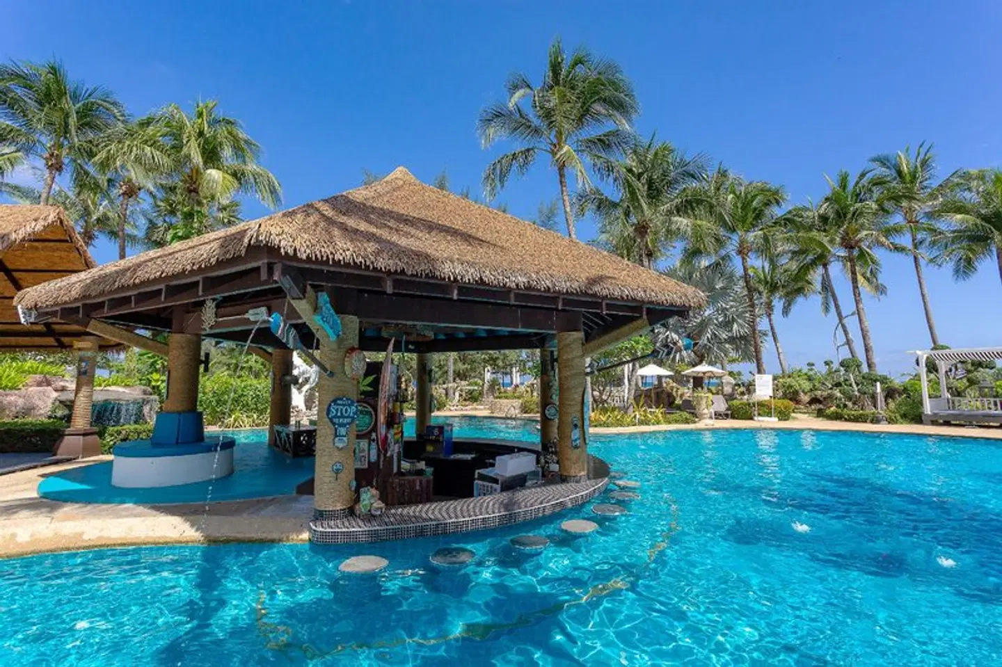 Thavorn Palm Beach OUTDOOR_POOL