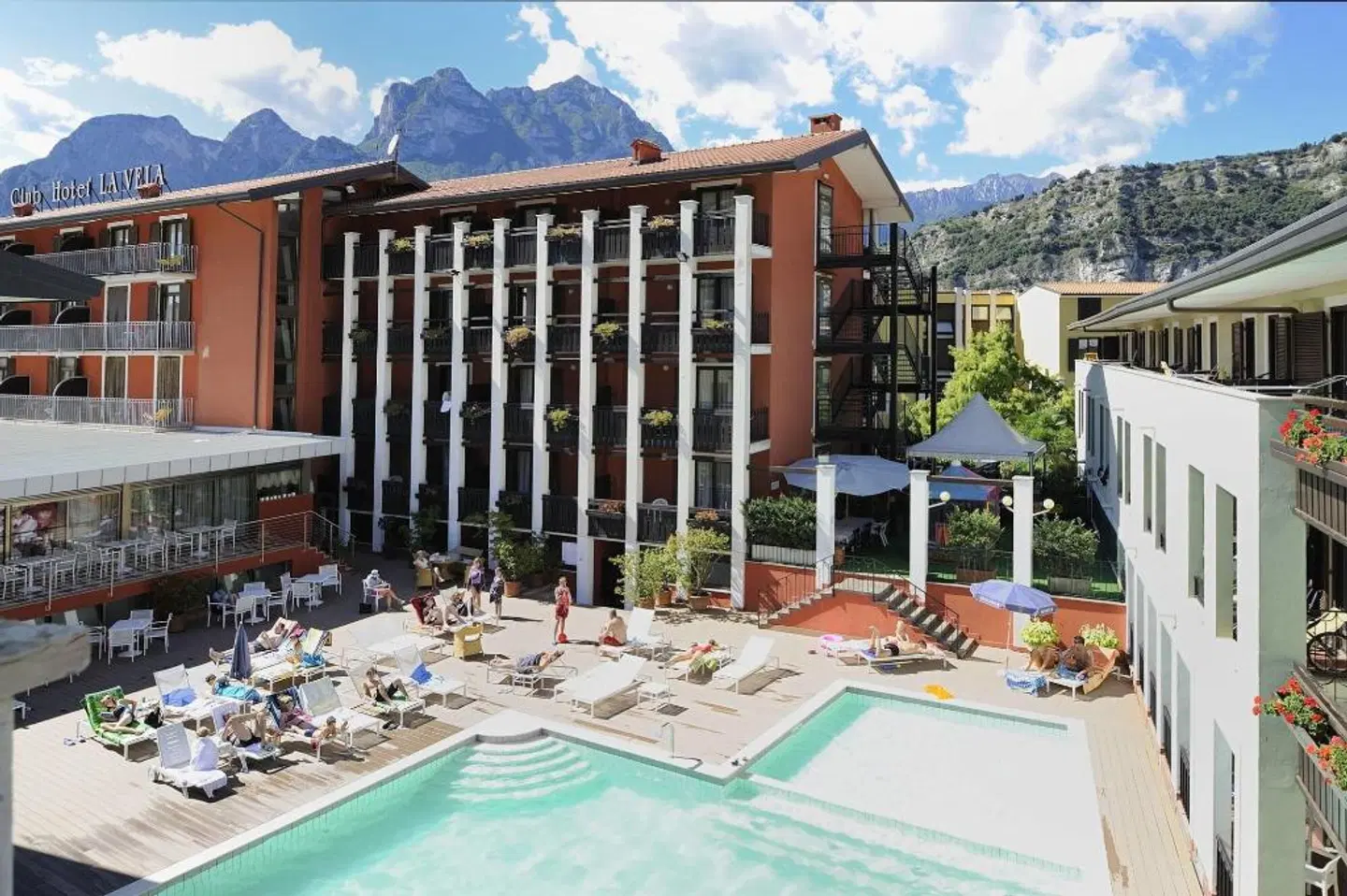La Vela OUTDOOR_POOL