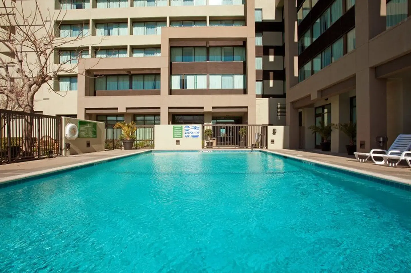 Holiday Inn Palmdale-Lancaster by IHG OUTDOOR_POOL