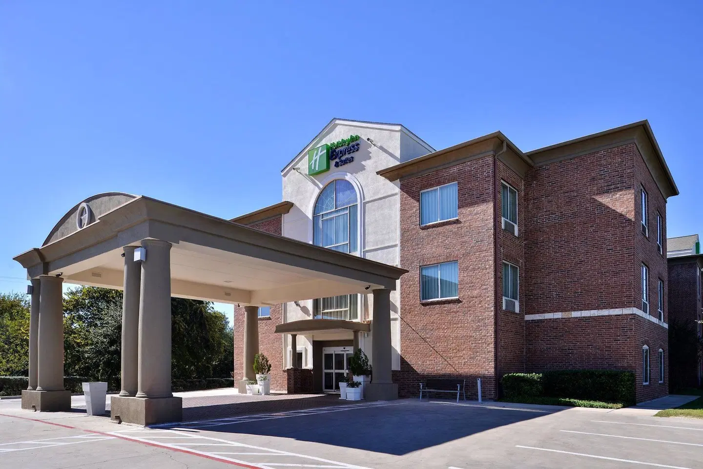 Holiday Inn Express & Suites San Antonio South by IHG EXTERIOR