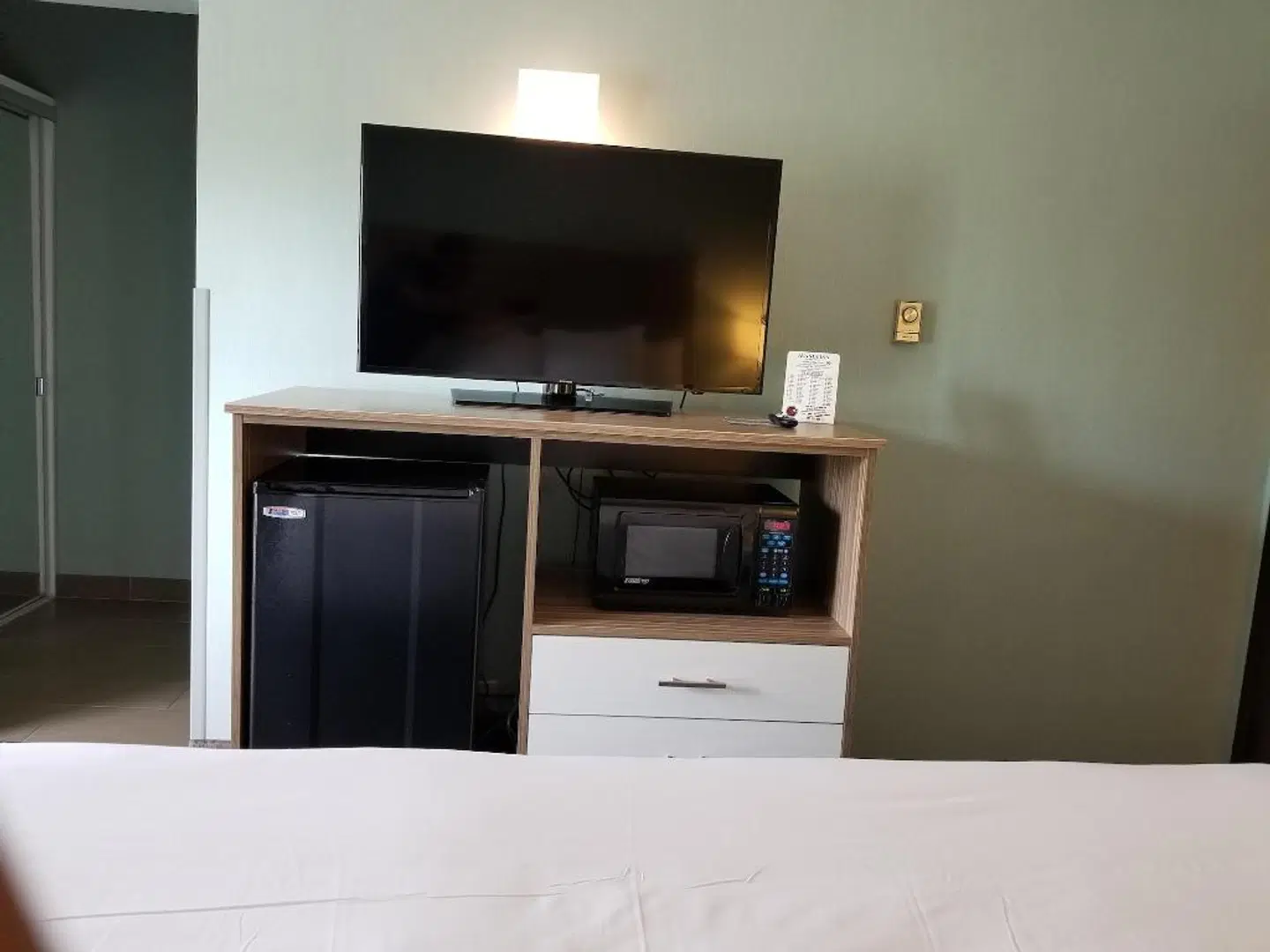 Avania Inn - Santa Barbara ROOM_EXAMPLE