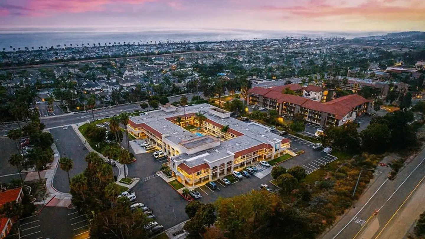 Motel 6 Carlsbad, CA Beach EXTERIOR