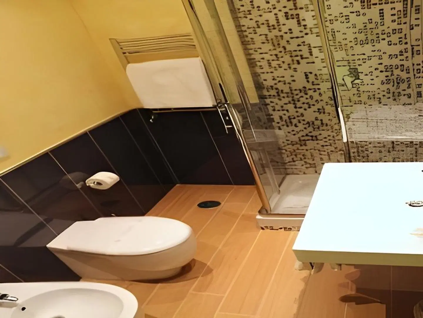 Monti First Badezimmer